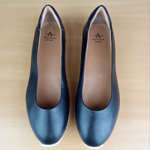 NWT Aquatalia 'Helaina' Weatherproof Genuine Leather Casual Flats in Black - Picture 5 of 11